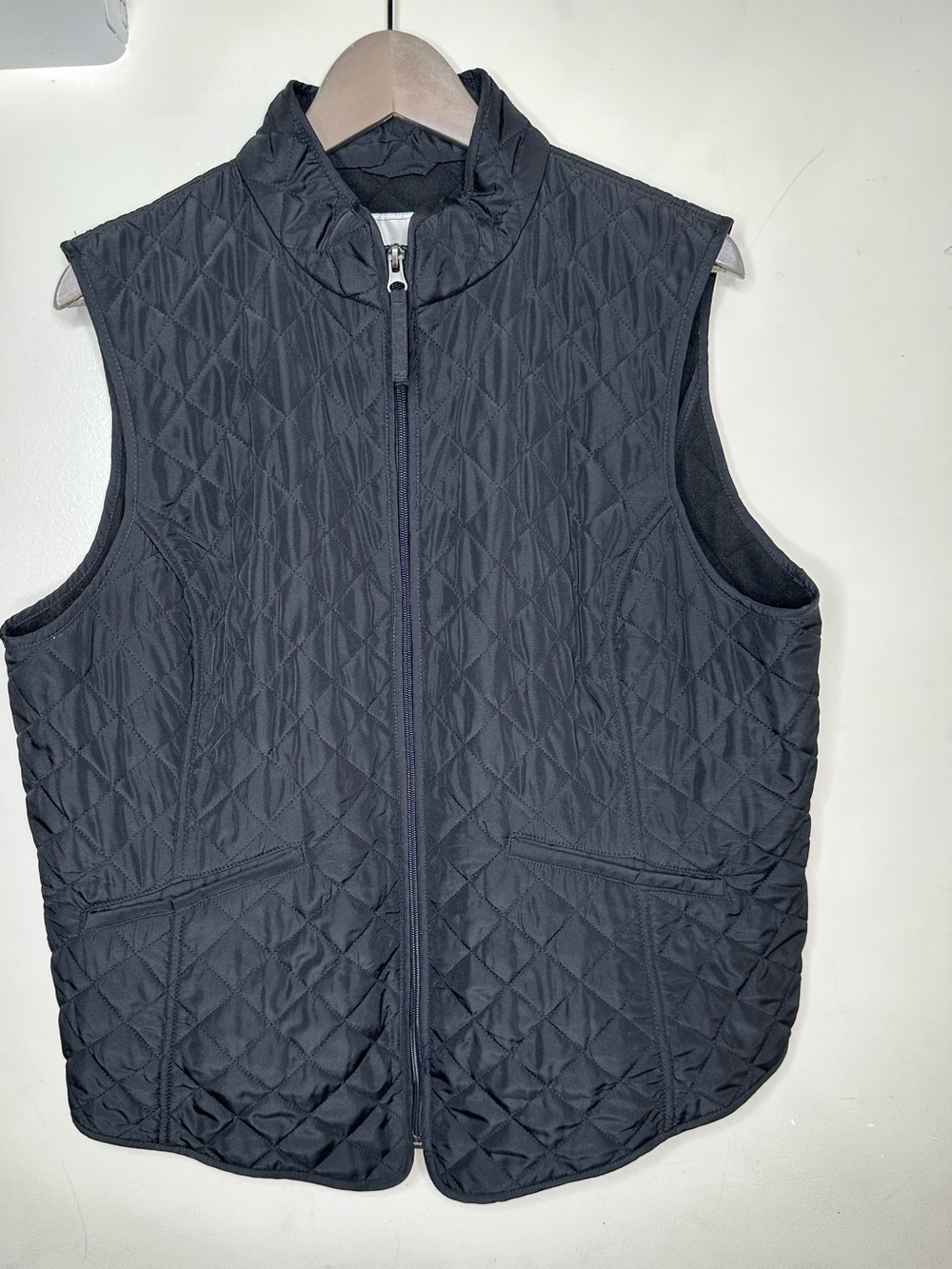 Van Heusen Women's Black Quilted Zip
Front Vest Size XL Lightweight Jacket
Layer